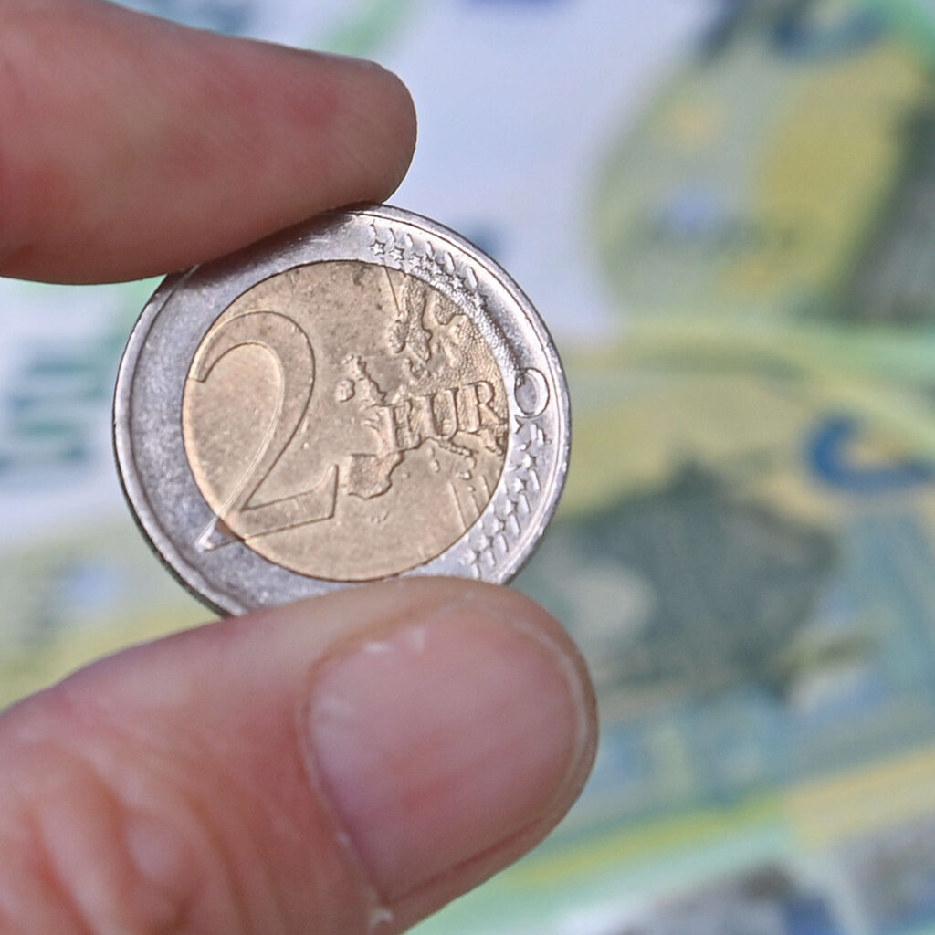 was wiegt eine 2 euro münze