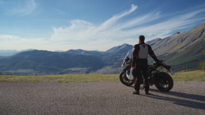 warum müssen beim motorrad beide bremsen immer voll wirksam sein